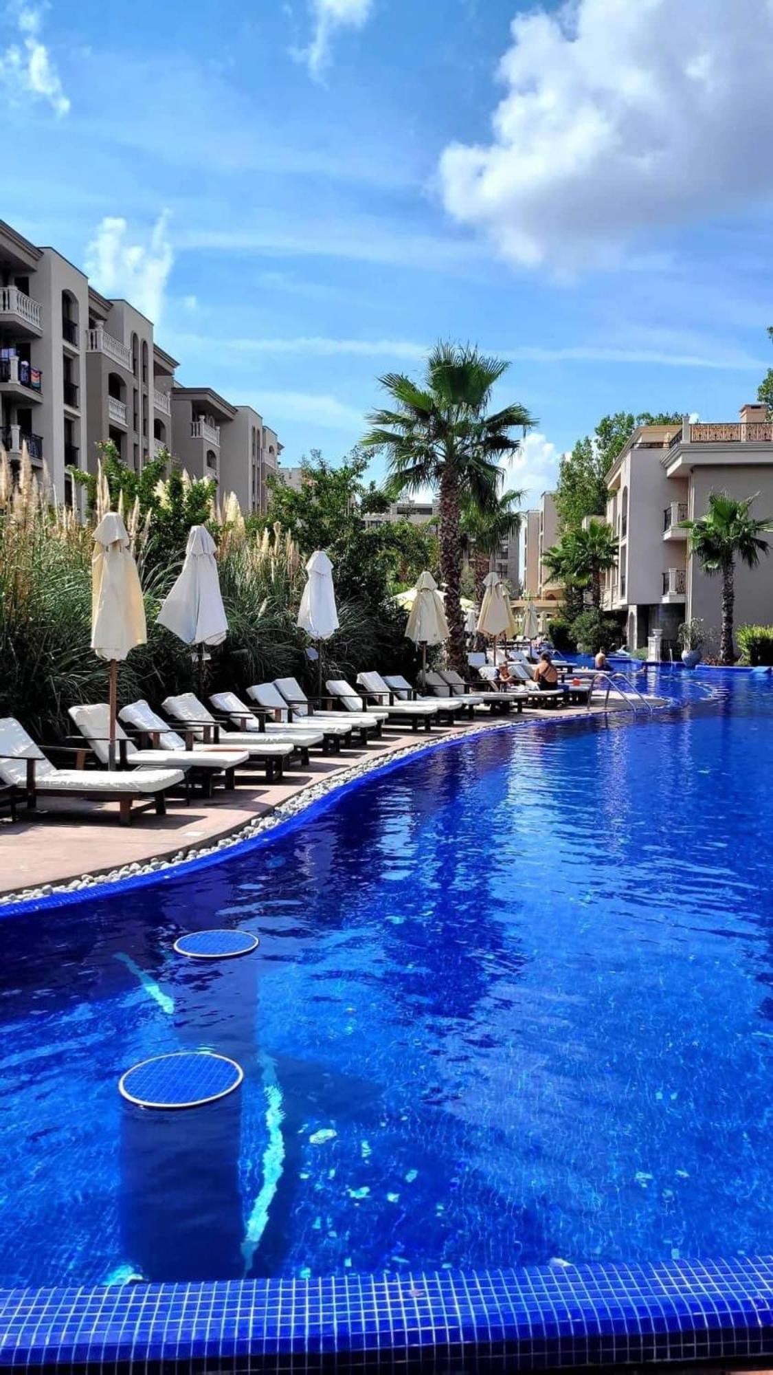 Wonderful Deluxe Appartement In Cascadas Family Resort Pantai Sunny Bagian luar foto